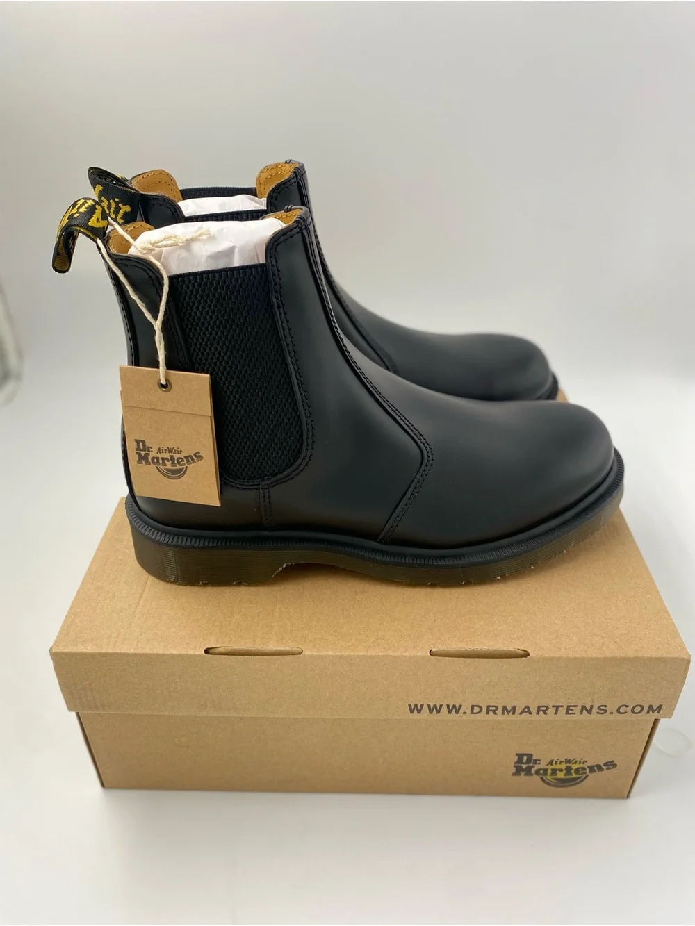 Dr. Martens 2976 Black Leather Pull On Chelsea Boots Men’s 8 Women’s 9 NWT & Box